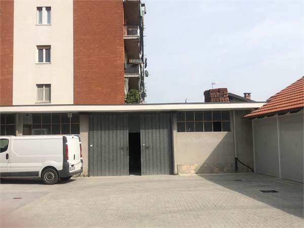 Magazzino in vendita a Ciriè